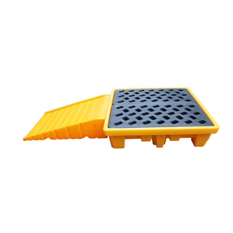 Plastic Ramp for Spill Containment Pallet